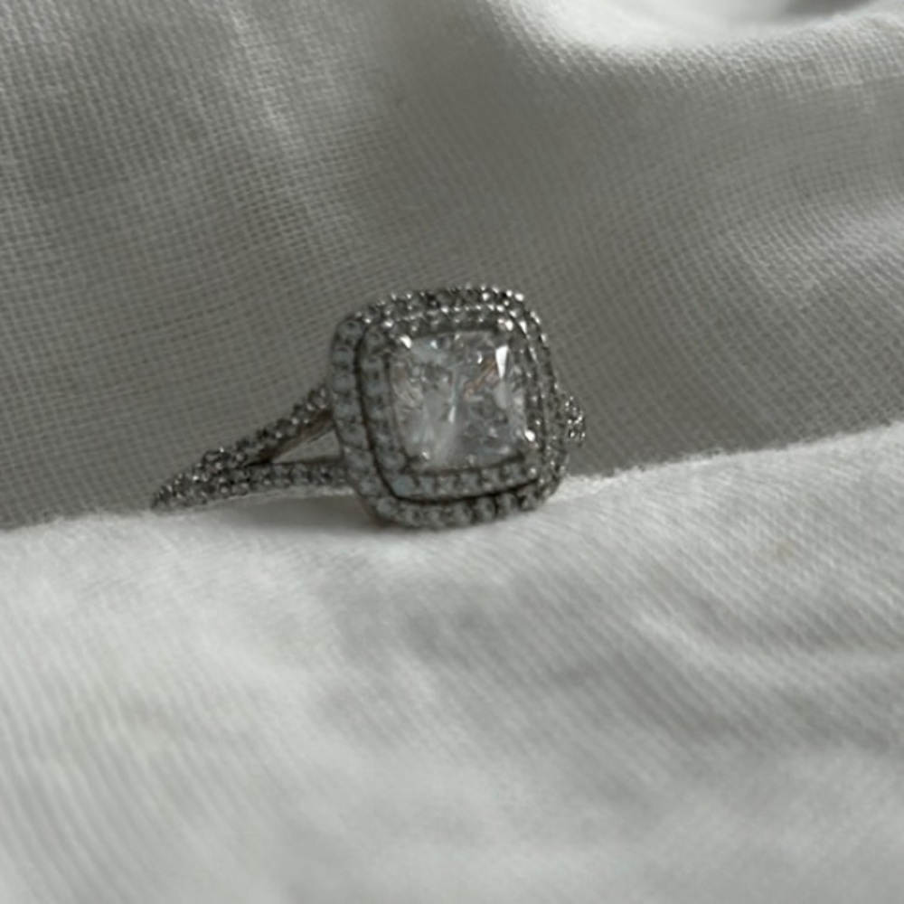 Elegant Silver Ring with Clear Stone